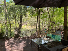 Terasse 2 hinter dem Bungalow